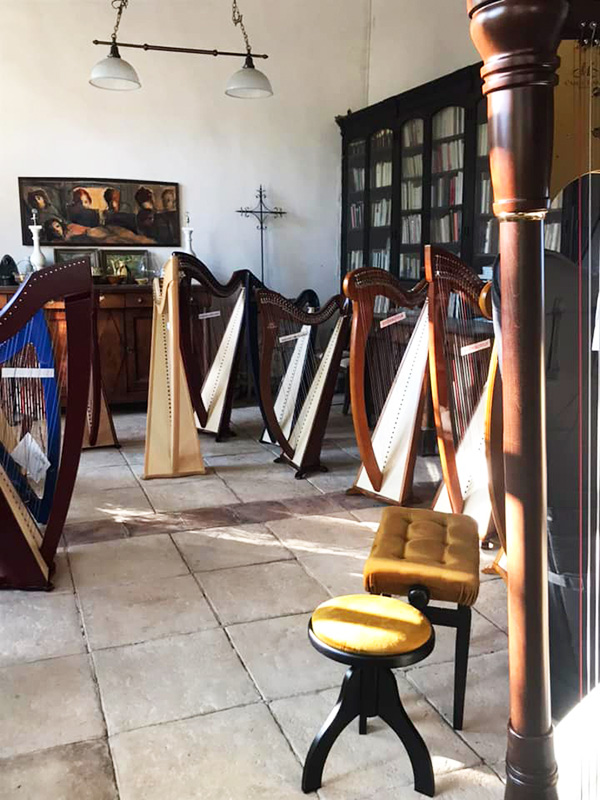 Exposition de harpes au Domaine de Rieussec